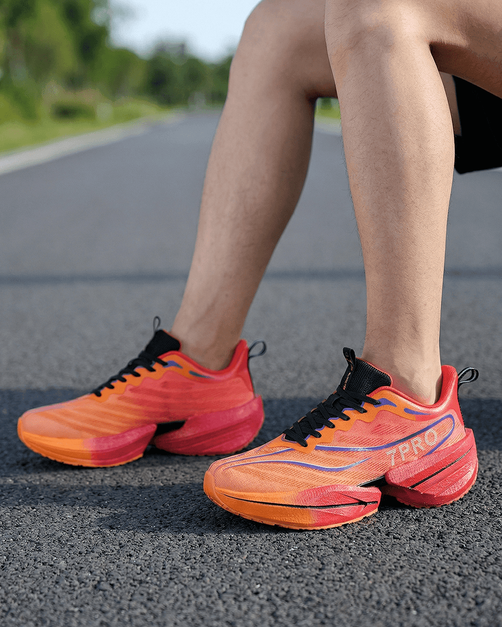 Lightweight Lace-Up Running Shoes with Cushioned Midsole
