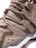 Geometric Training Shoes with Angular Support Cage
