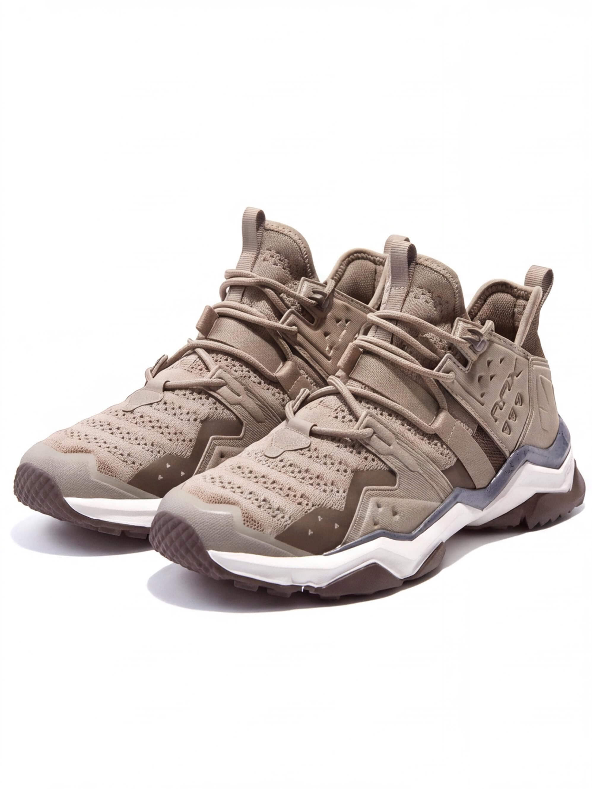 Geometric Training Shoes with Angular Support Cage
