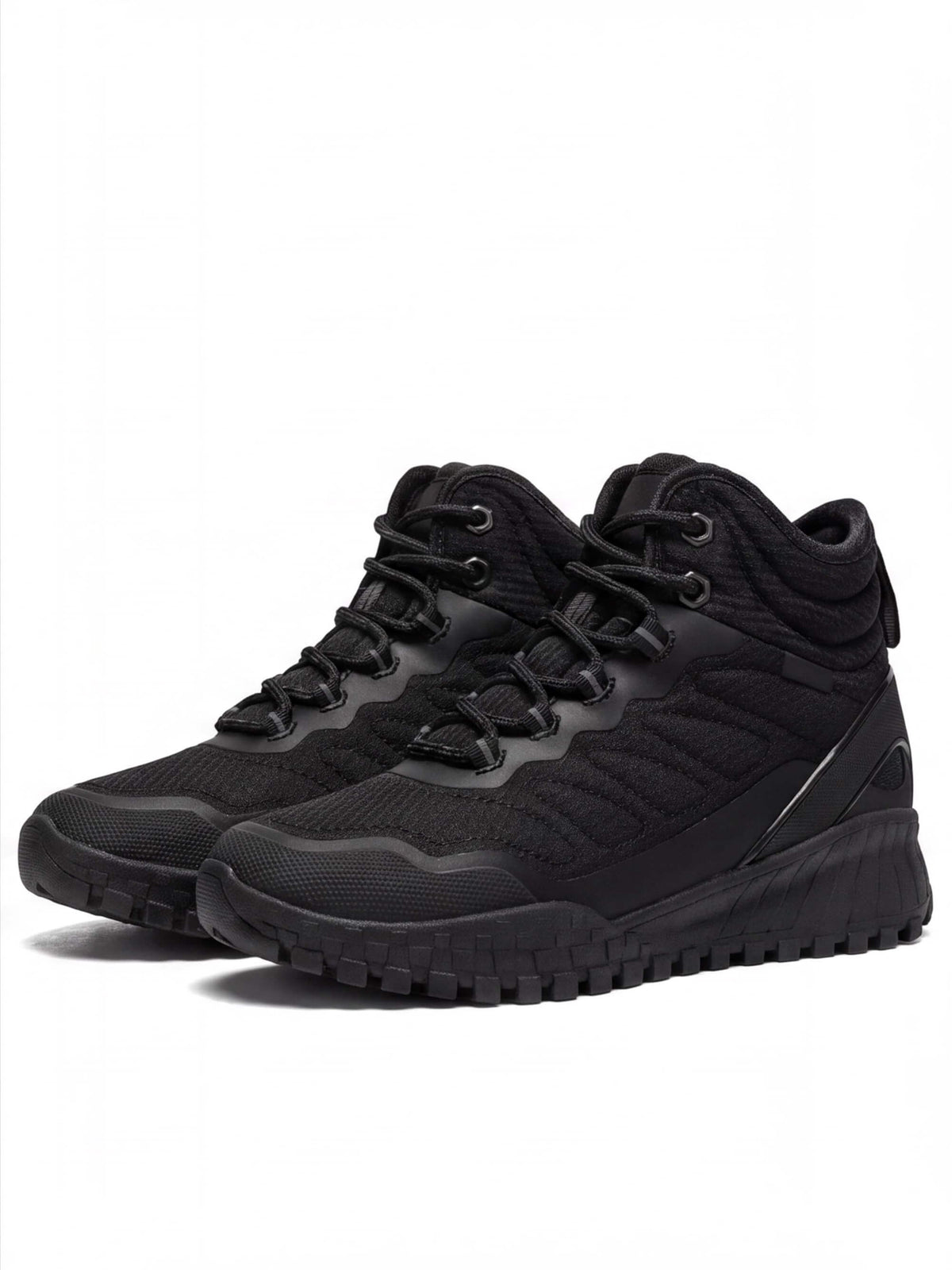 Fleece-Lined Winter Hiking Shoes with Lugged Outsole