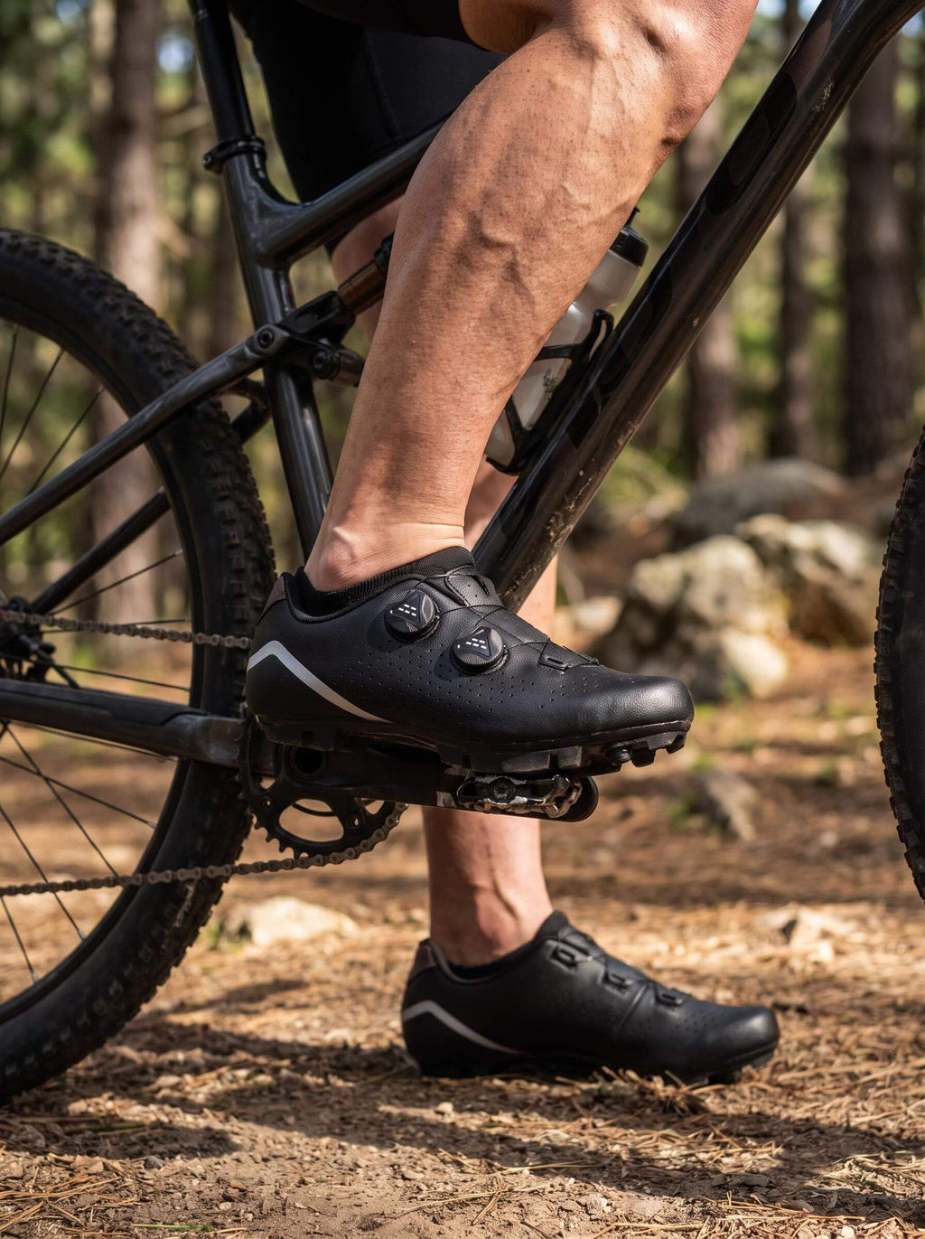 Mountain Cycling Shoes with Dual Dial Closure