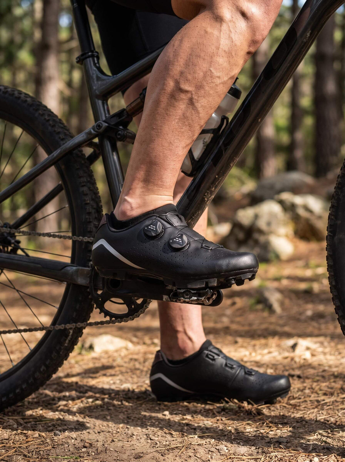 Mountain Cycling Shoes with Dual Dial Closure