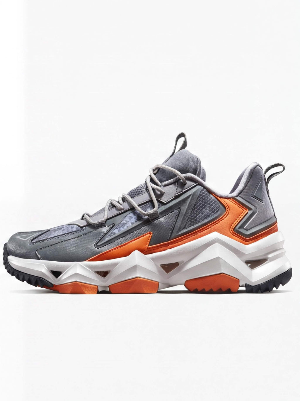 Geometric Training Shoes with Angular Support Cage
